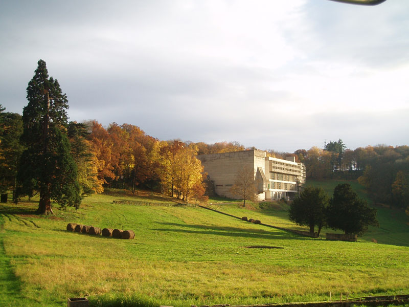 exterieur couvent facade nord ouest automne